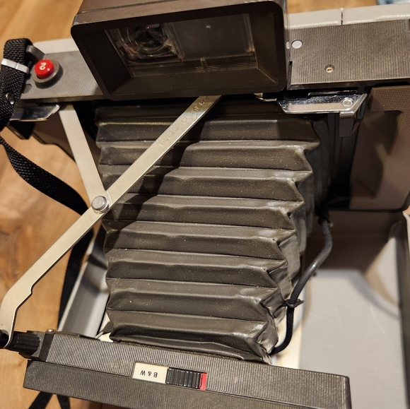 Vintage Polaroid 104 camera - Picture 7 of 8